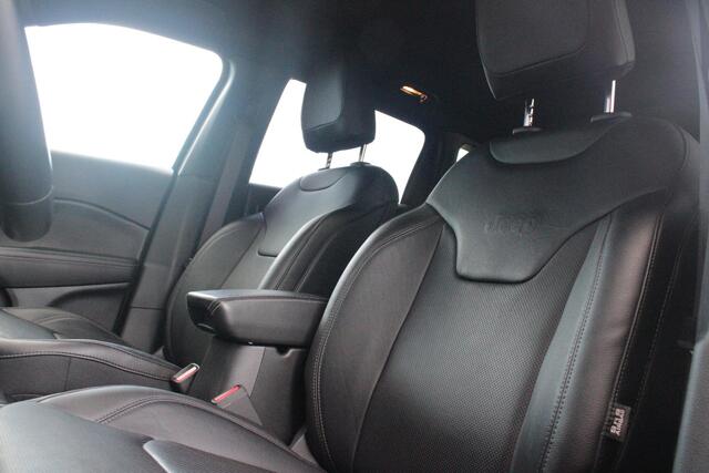 Jeep COMPASS 4xe 240PK Plug-in Hybrid ELECTRIC S | AFNEEMBARE TREKHAAK | PANORAMA SCHUIF/KANTEL DAK | DAB+ RADIO | NAVIGATIE | ELEKTRISCH BEDIENBARE VOORSTOELEN MET GEHEUGENFUNCTIE OP DE BESTUURDERSSTOEL | STOEL/STUUR VERWARMING | STOEL VENTILATIE | CRUISE CONTROL | D