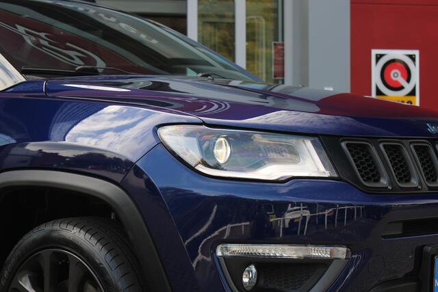 Jeep COMPASS 4xe 240PK Plug-in Hybrid ELECTRIC S | AFNEEMBARE TREKHAAK | PANORAMA SCHUIF/KANTEL DAK | DAB+ RADIO | NAVIGATIE | ELEKTRISCH BEDIENBARE VOORSTOELEN MET GEHEUGENFUNCTIE OP DE BESTUURDERSSTOEL | STOEL/STUUR VERWARMING | STOEL VENTILATIE | CRUISE CONTROL | D