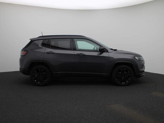 Jeep COMPASS 1.5T e-Hybrid Night Eagle | Half-Leder | Navigatie | Parkeercamera | Climate control | Lichtmetalen velgen | LED |