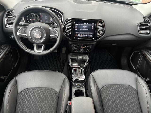 Jeep COMPASS 1.3T Limited Automaat | Stuur-en stoelverwarming | Achteruitrijcamera | Parkeersensoren voor + achter | Navigatie |