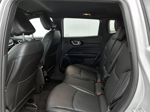 Jeep COMPASS 4xe 240PK Plug-in Hybrid Electric S / Pdc+Camera / Two- Tone / Leder / Stoel-Stuurverwarming / Navigatie / APK 07-2027
