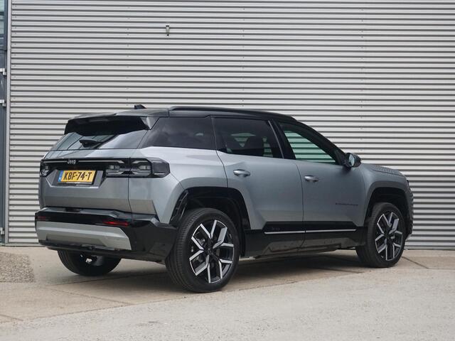 Jeep COMPASS First Edition 74 kWh | Adapt. Cruise | Camera | Carplay | 20" | Elektr. A-Klep | Navi | Winter Pack | Schuif/Kanteldak | Premium Pack | Conv. Pack | Warmtepomp