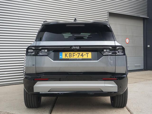 Jeep COMPASS First Edition 74 kWh | Adapt. Cruise | Camera | Carplay | 20" | Elektr. A-Klep | Navi | Winter Pack | Schuif/Kanteldak | Premium Pack | Conv. Pack | Warmtepomp