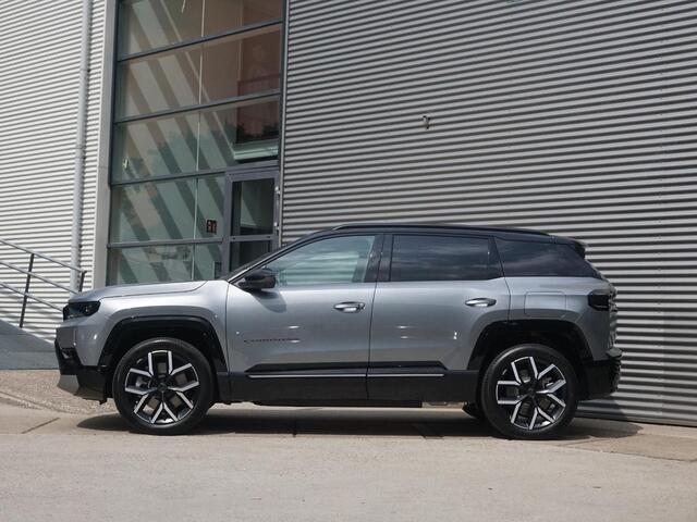 Jeep COMPASS First Edition 74 kWh | Adapt. Cruise | Camera | Carplay | 20" | Elektr. A-Klep | Navi | Winter Pack | Schuif/Kanteldak | Premium Pack | Conv. Pack | Warmtepomp