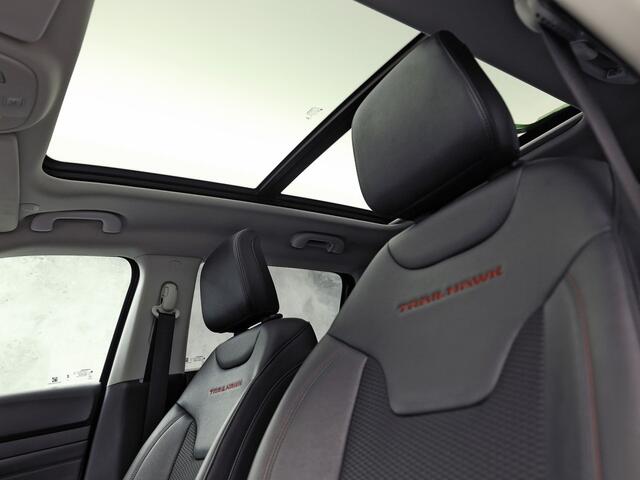 Jeep COMPASS 4xe 240 Plug-in Hybrid Electric Trailhawk 240Pk Automaat (PANORAMADAK, VIRTUAL COCKPIT, APPLE CARPLAY, GROOT NAVI, CAMERA, SPORTSTOELEN, GETINT GLAS, ADAPTIVE CRUISE, NIEUWSTAAT)
