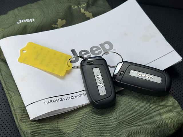 Jeep COMPASS 4xe 240 Plug-in Hybrid Electric Trailhawk / Stoel/Stuurverwarming / Stoelventilatie / All Season banden / Lederen bekleding / Geheugenstoelen / 360 Camera / Alpine Audio Systeem /