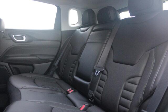 Jeep COMPASS 4xe 240PK Plug-in Hybrid Electric NORTH STAR | PANORAMA SCHUIF/KANTEL DAK | WINTERPACK: STOEL/STUUR/PARKEERNSENSOREN/RUITENSPROEIER VERWARMBAAR | SAFETY PACK: 360° CAMERA/DODEHOEK BEWAKING/BUITENSPIEGELS MET INSTAPVERLICHTING | 10,1" TOUCHSCREEN MET NAVIGATIE/ADAPTIVE CRUISE CONTROL INCL LANE CENTERING ASSIST/VERKEERSBORDEN INFORMATIE/DRAADLOZE TELEFOONLADER/HANDSFREE ELEKTRISCH BEDIENBARE ACHTERKLEP | PREMIUM AUDIO SYSTEEM MET 9 SPEAKERS & SUBWOOVER "ALPINE" | KEYLESS ENTRY | DRAADLOZE APPLE CARPLAY/ANDROID AUTO | 18" LICHTMETALEN VELGEN | ALL SEASON BANDEN |