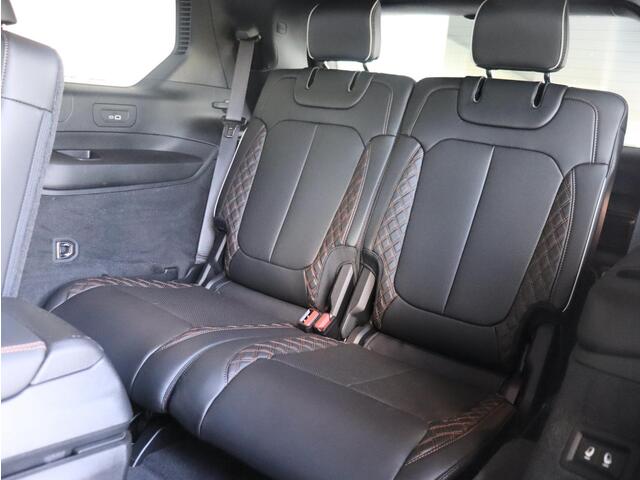 Jeep GRAND CHEROKEE L 5,7 V8 Summit | Luchtvering | 6 Persoons | Stoel Massage |