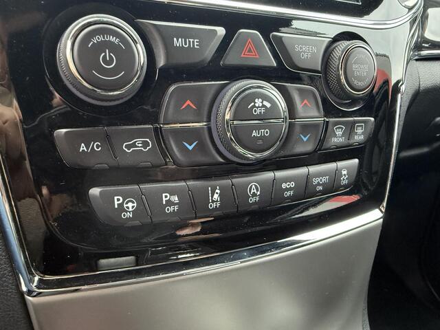 Jeep GRAND CHEROKEE Overland