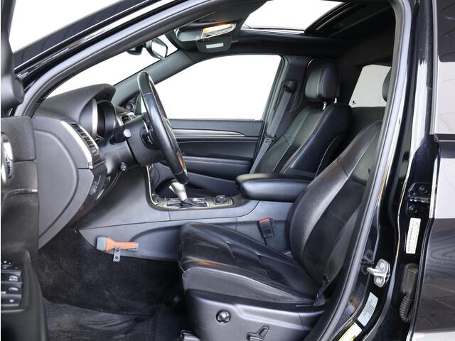 Jeep GRAND CHEROKEE 3.0 CRD Overland | Grijs kenteken | Panoramadak | Stoel&Stuurverwarming |