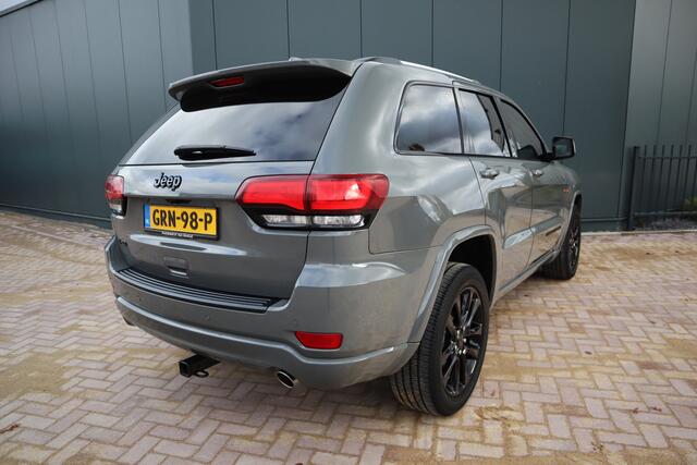 Jeep GRAND CHEROKEE 3.6 Summit Automaat Schuifdak Leder/Alcantara Led Trekhaak Etc. Etc.