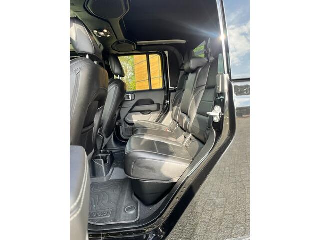 Jeep Gladiator 3.0 V6 AUT 5 PERS MULTI CARGO -VAN- LEDER /NAVI CLIMA / 12MND GAR ¤ 60.499 EXCL Unieke auto in nieuwstaat dealer onderhouden schade vrij . opbouw multifunctioneel uit te voeren naar wens . informeer naar de mogelijkheden . prijs is inclusief mee geleverde