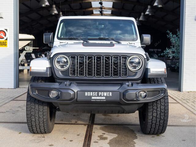 Jeep Gladiator JEEP *MARGE | 5-Zits | Grijs Kenteken* *Brute | Verhoogd | Instaplijsten | Achterrek | LPG | K&N | Stuur- & Stoelverw.*