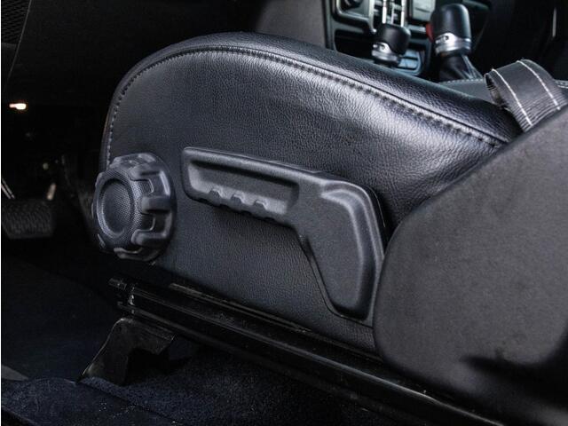 Jeep Gladiator Grijs Kenteken | Body Lift | Optie naar 5 persoons | Cruise Control | Trekhaak | Navigatie | Camera