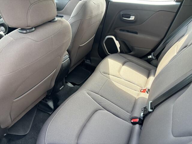 Jeep RENEGADE 1.4 MultiAir Automaat Longitude Navigatie / Trekhaak / Stoelverwarming