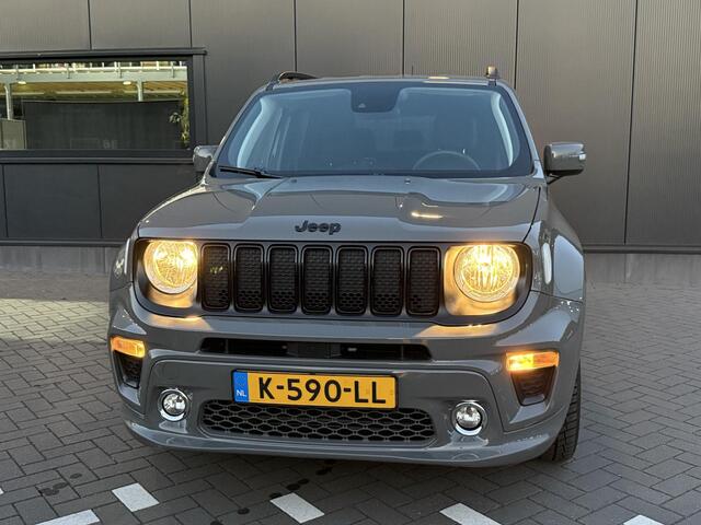Jeep RENEGADE 1.3T DDCT Longitude 150 PK | 1e eigenaar | Origineel NL | NAP | Automaat | Black Style pakket | Apple CarPlay | Android auto | Parkeersensoren | Cruise control | Climate control | Trekhaak |