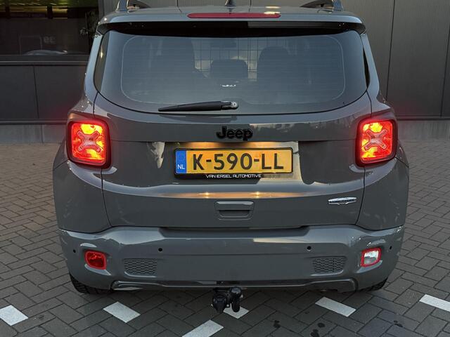 Jeep RENEGADE 1.3T DDCT Longitude 150 PK | 1e eigenaar | Origineel NL | NAP | Automaat | Black Style pakket | Apple CarPlay | Android auto | Parkeersensoren | Cruise control | Climate control | Trekhaak |