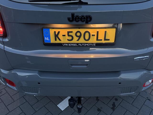 Jeep RENEGADE 1.3T DDCT Longitude 150 PK | 1e eigenaar | Origineel NL | NAP | Automaat | Black Style pakket | Apple CarPlay | Android auto | Parkeersensoren | Cruise control | Climate control | Trekhaak |