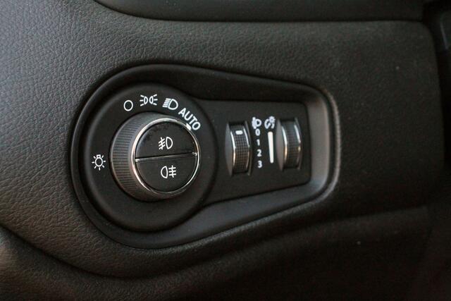 Jeep RENEGADE 1.0T Limited ? Carplay ? PDC ? LED lampen ?