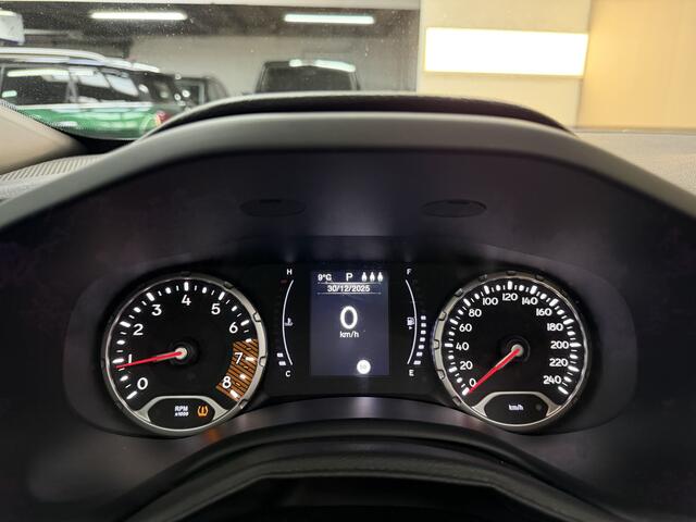 Jeep RENEGADE 1.3T DDCT Limited, 150Pk, 2021, 1ste eigenaar, Panoramadak, Climate control, Navigatie, Apple carplay, Cruise control, Dealer onderhouden, Parkeersensoren,