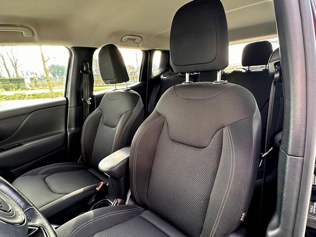 Jeep RENEGADE 1.4 MultiAir Night Eagle II Limited Automaat | Trekhaak | Xenon | Adaptive CC | Navi | Dealer-onderhouden |