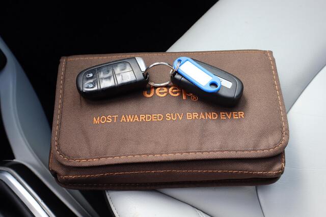 Jeep RENEGADE 1.3T Freedom Deze auto moet nog gereinigd worden.Facelift, Apple Carplay, Schuif- kanteldak, Panoramadak