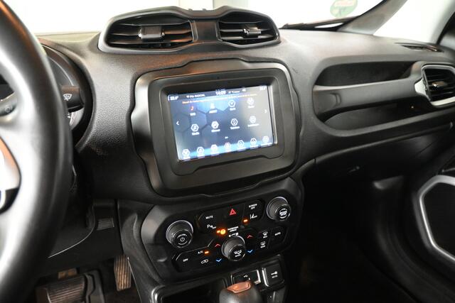 Jeep RENEGADE 1.3T DDCT Limited Automaat Clima Carplay Cruise Control 1e Eigenaar Rijklaarprijs! Inruil Mogelijk!