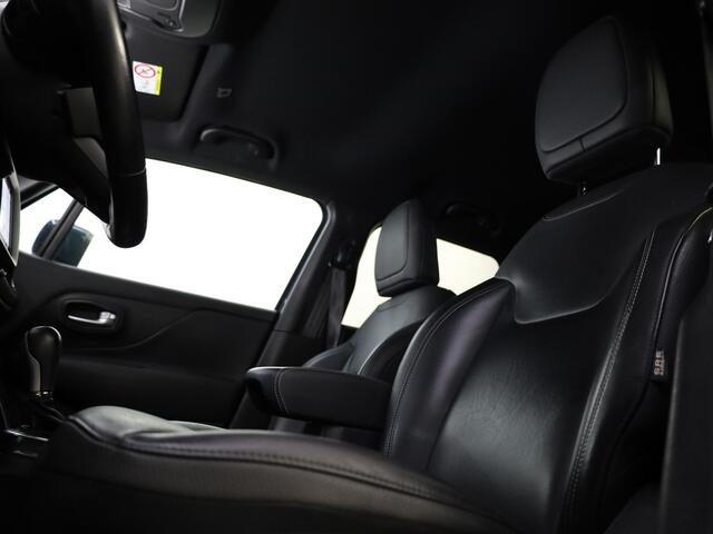 Jeep RENEGADE 4xe 240 Plug-in Hybrid Electric S | Trekhaak | Apple Carplay | Camera | Lederen Bekleding