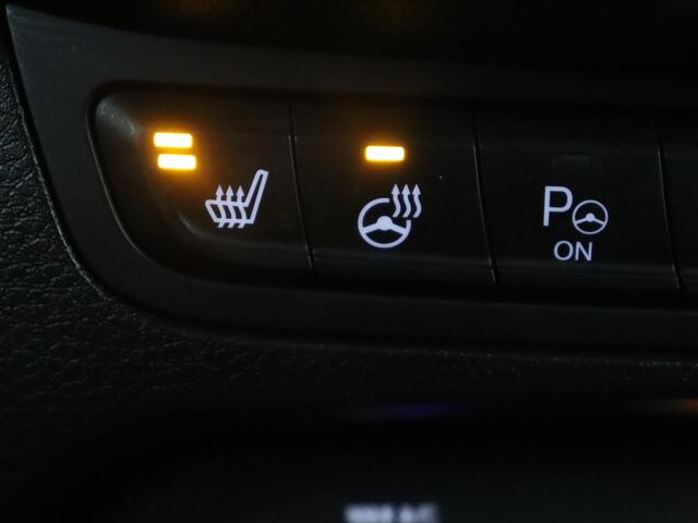 Jeep RENEGADE 1.4 MultiAir Limited | Panoramadak | Leder | Cruise control | Trekhaak | Dodehoek detectie | Stuur/stoel verwarming | Climate control | Camera | Park assist | Bluetooth