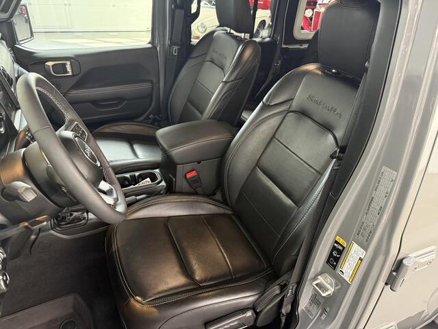 Jeep WRANGLER Unlimited 4xe 380 Sahara 272pk CABRIOLET / CAMERA / STUUR EN STOELVERWARMING / LEER