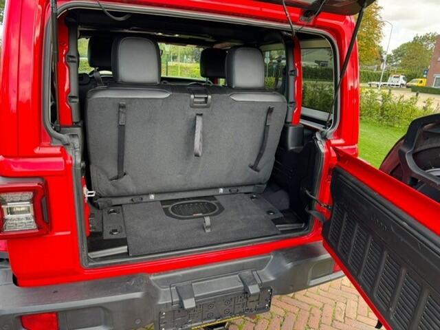 Jeep WRANGLER Unlimited Sahara 4WD LEDER LED