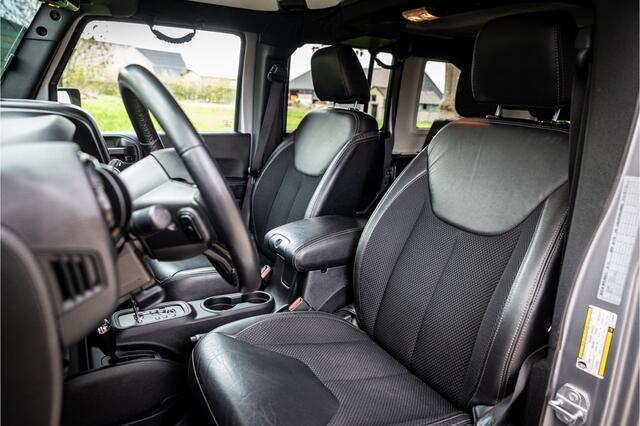 Jeep WRANGLER Unlimited 3.6 Sahara Trekhaak Carplay Alpine