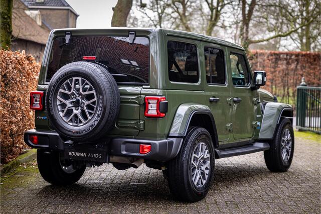 Jeep WRANGLER Unlimited 4xe 380 Sahara Cognac Leder | Sky One Softtop | Sarge Green | Adaptive Cruise | Trekhaak