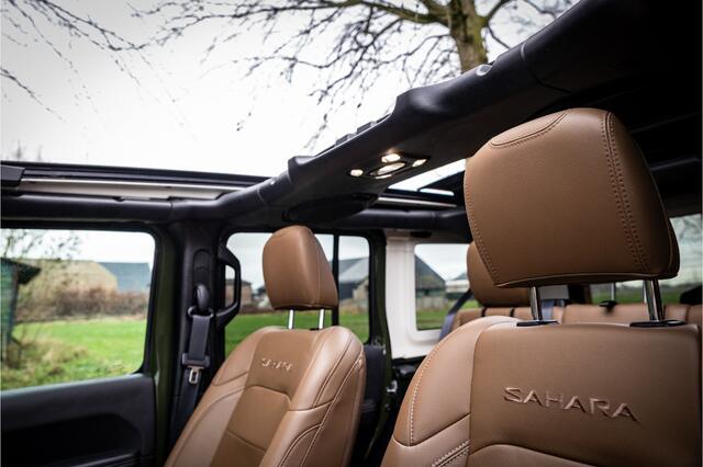 Jeep WRANGLER Unlimited 4xe 380 Sahara Cognac Leder | Sky One Softtop | Sarge Green | Adaptive Cruise | Trekhaak