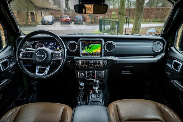 Jeep WRANGLER Unlimited 4xe 380 Sahara Cognac Leder | Sky One Softtop | Sarge Green | Adaptive Cruise | Trekhaak
