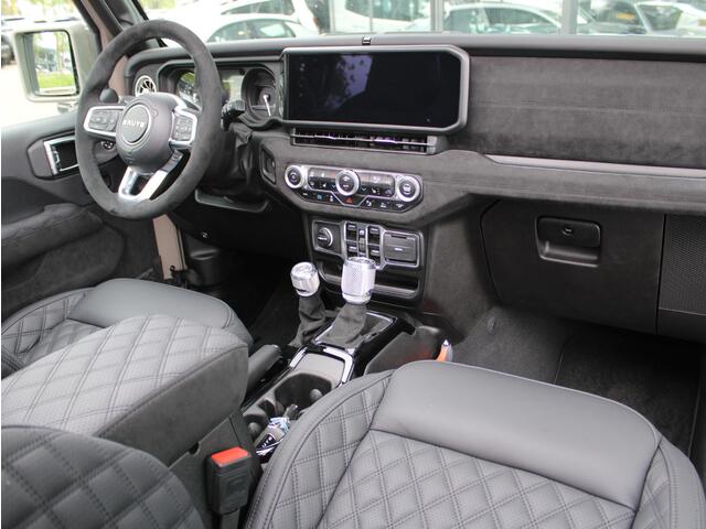 Jeep WRANGLER Unlimited 4xe 380 Brute Custom Conversion Skyview | Alcantara / Treeplanken / 20inch / Full Option
