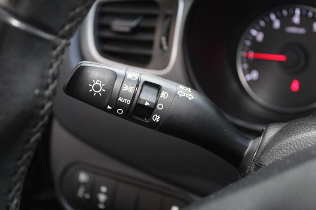 KIA CARENS 1.6 GDI FIRST EDITION 7-PERSOONS / TREKHAAK / CAMERA / NAVI