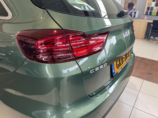 KIA CEE D Ceed Sportswagon 1.5 T-GDi DynamicLine Automaat! - Adaptieve Cruise Control - Bluetooth - LED Verlichting - Achteruitrijcamera - Grootlichtassistentie - Fabrieksgarantie Tot 2031