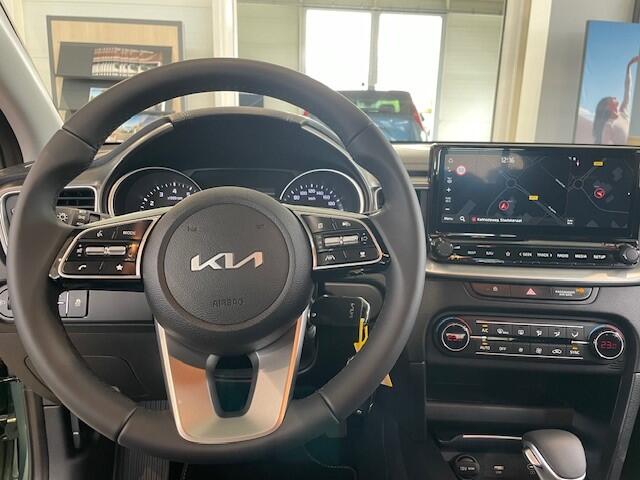 KIA CEE D Ceed Sportswagon 1.5 T-GDi DynamicLine Automaat! - Adaptieve Cruise Control - Bluetooth - LED Verlichting - Achteruitrijcamera - Grootlichtassistentie - Fabrieksgarantie Tot 2031