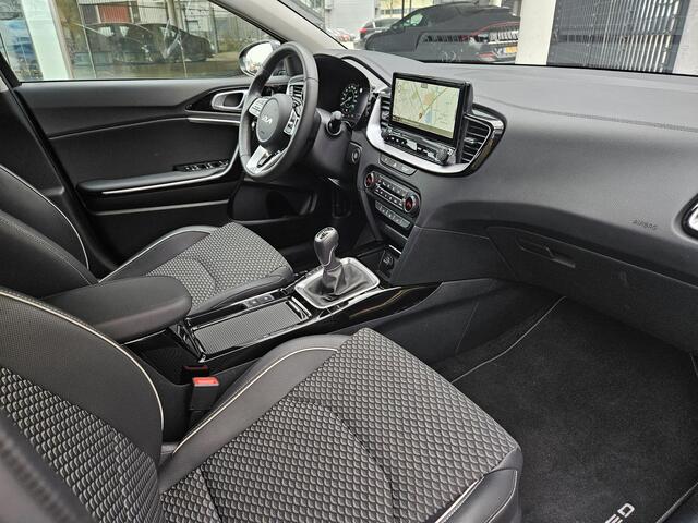 KIA CEE D Ceed 1.0 T-GDi DynamicPlusLine | Privacy Glass| Stoel- en stuurverwarming | Lane Assist | Adapt. Cruise | Navi | Carplay/Android auto/ | Achteruitrijcamera |