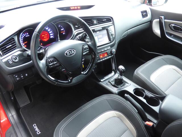 KIA CEE D cee'd Sportswagon 1.6 GDI DynamicLine | 1e Eig. | Navi | Camera | PDC |