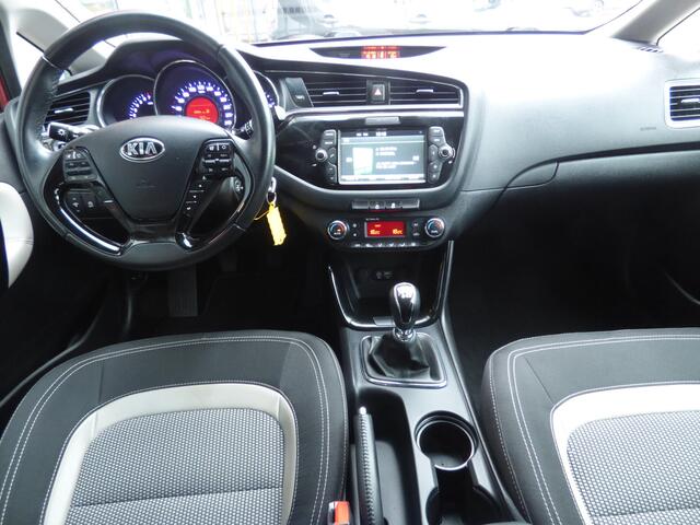 KIA CEE D cee'd Sportswagon 1.6 GDI DynamicLine | 1e Eig. | Navi | Camera | PDC |