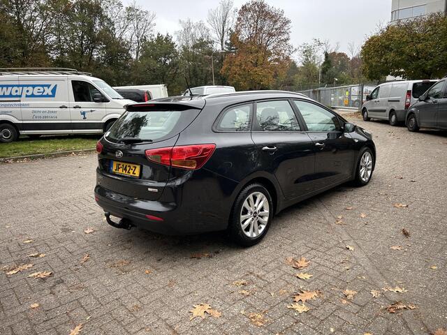KIA CEE D cee'd Sportswagon 1.6 GDI First Edition Trekhaak