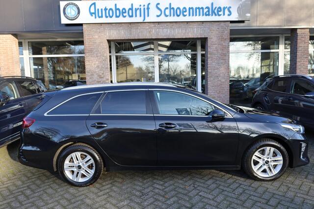 KIA CEE D Ceed Sportswagon 1.5 T-GDi MHEV DynamicLine WIDESCREEN NAVI JBL CAMERA DAB HALFLEER DODEHOEK CRUISE CLIMA CARPLAY STOEL/STUURVERWARMING START/STOP