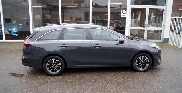 KIA CEE D Ceed Sportswagon 1.6 GDI PHEV DynamicLine Camera,PDC,Carplay,Ful LED,RIJKLAARPRIJS!!
