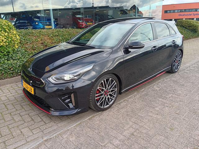 KIA CEE D Ceed GT 1.6T-GDi 204PK AUTOMAAT | Clima | Panoramadak | JBL | 18" LMV | Leer/Alcantara