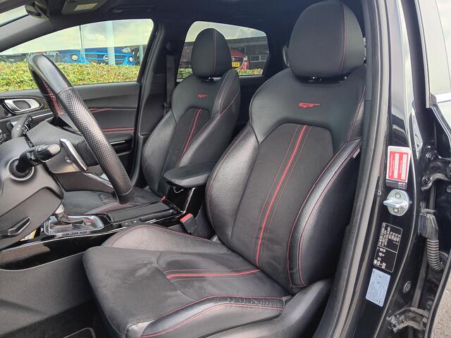 KIA CEE D Ceed GT 1.6T-GDi 204PK AUTOMAAT | Clima | Panoramadak | JBL | 18" LMV | Leer/Alcantara