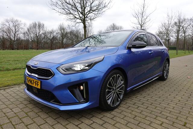 KIA CEE D Ceed 1.4 T-GDi GT-PlusLine | Schuif/kantel dak | LED | JBL | Stuurverwarming | Stoelverwarming | Keyless |