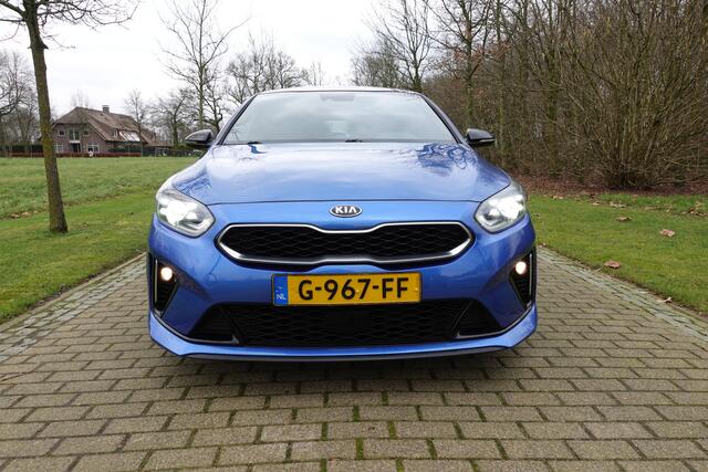 KIA CEE D Ceed 1.4 T-GDi GT-PlusLine | Schuif/kantel dak | LED | JBL | Stuurverwarming | Stoelverwarming | Keyless |