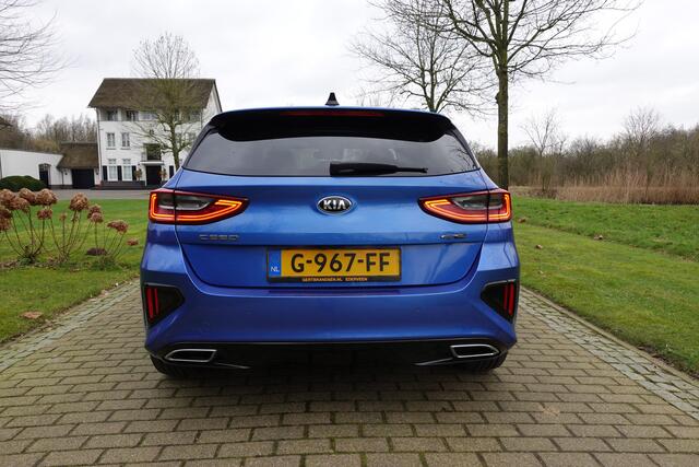 KIA CEE D Ceed 1.4 T-GDi GT-PlusLine | Schuif/kantel dak | LED | JBL | Stuurverwarming | Stoelverwarming | Keyless |